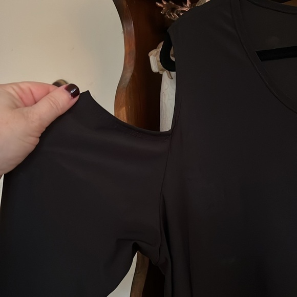 SCARLETT Plus Solid Black Cold Shoulder Short Sleeve Dress Top, Sz 2X, NWT. - Picture 5 of 8